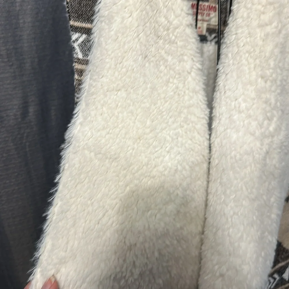 Mossimo Supply Co Faux Fur Wool Blend Southwest Beige Multicolored Vest​​ - Picture 3 of 6